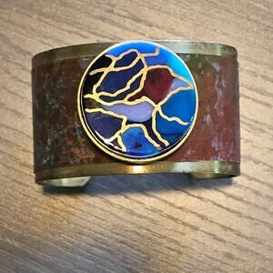 Vintage Brass Cuff Bracelet with Raised Spinning Gold Trimmed Painted Disc
